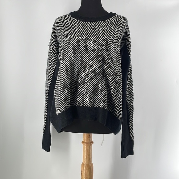 Lululemon Yogi Crew Sweater
Black / White merino wool warm layer mountain sz 8 - Picture 3 of 12